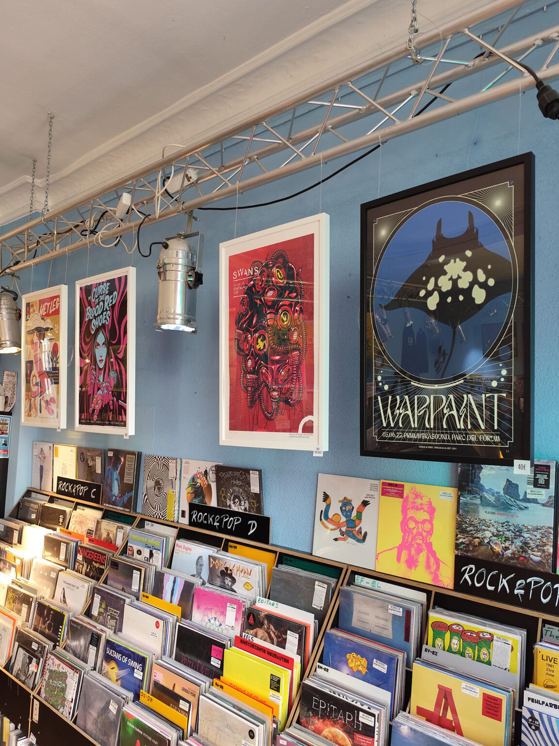 Ausstellung von Spiegelsaal Postern im Dodo Beach Recordshop, Berlin